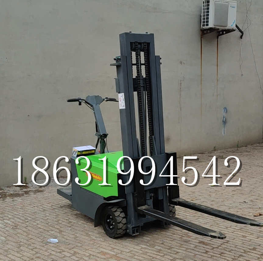 焦作市优程全电动叉车插腿式堆高车液压装卸车1.5吨升高小型站驾式铲车